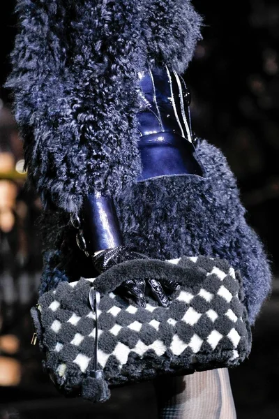 Look 84
